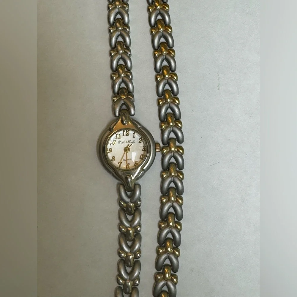 Vintage Peck & Peck Ladies Gold & Silver Tone Watch & Bracelet Set PCP4249
